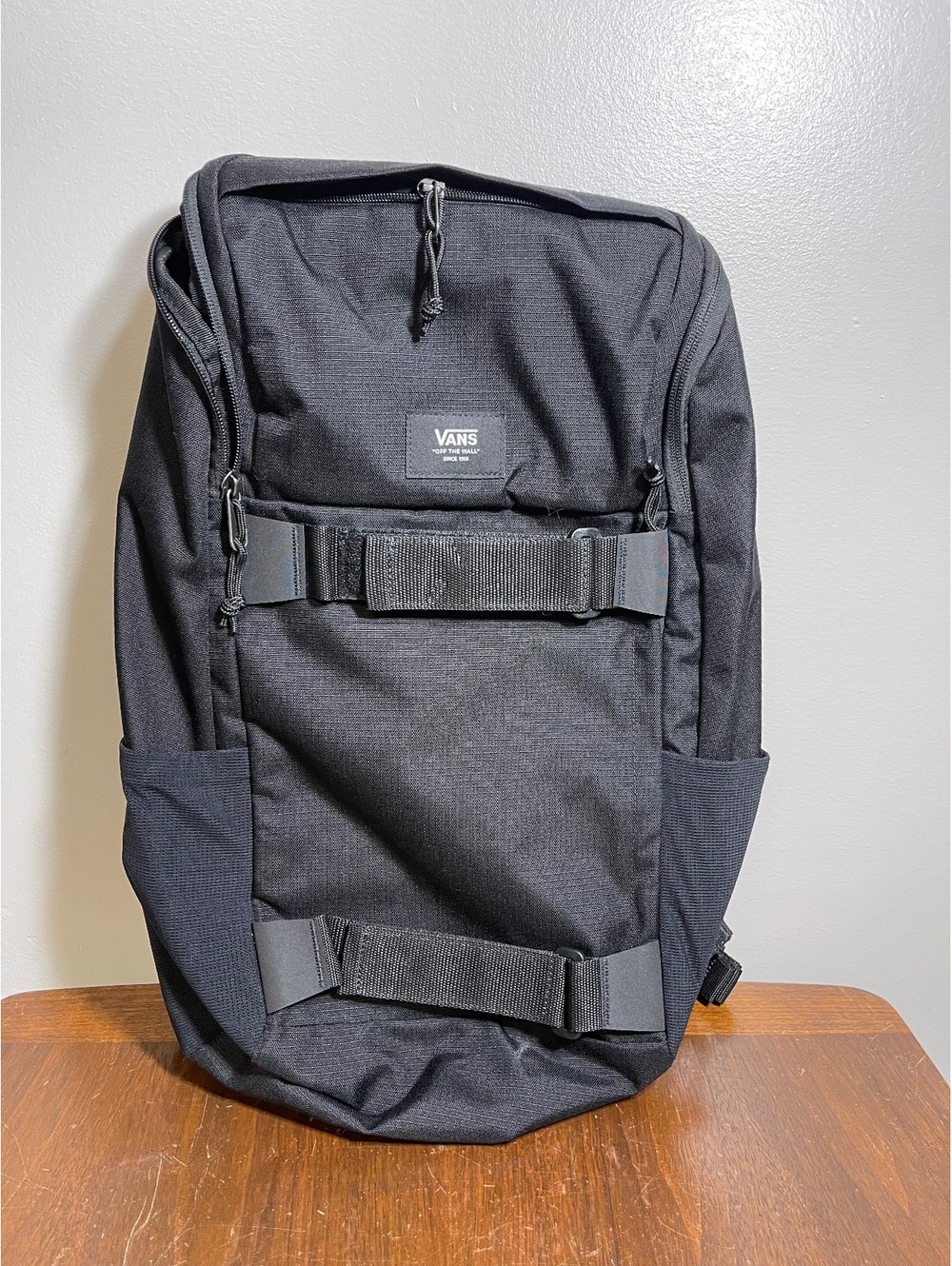 NWOT Vans off the wall obstacle skate black print backpack